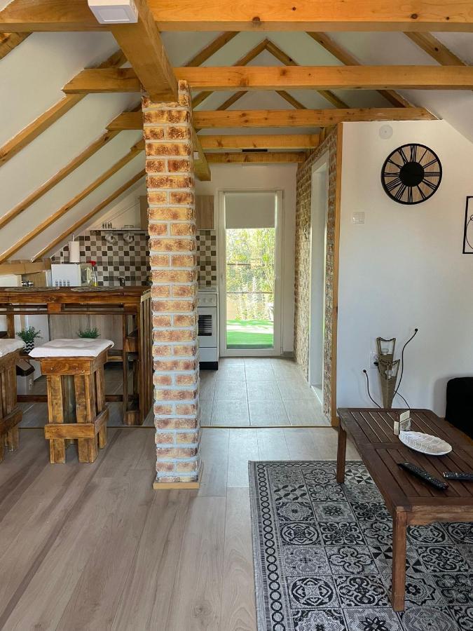 Apartmani Marija Zemun Zemun Polje Esterno foto