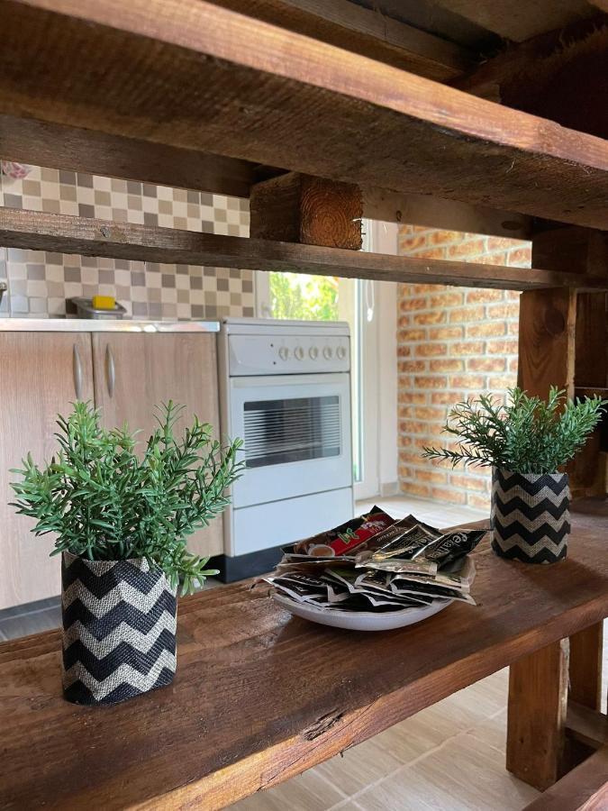Apartmani Marija Zemun Zemun Polje Esterno foto