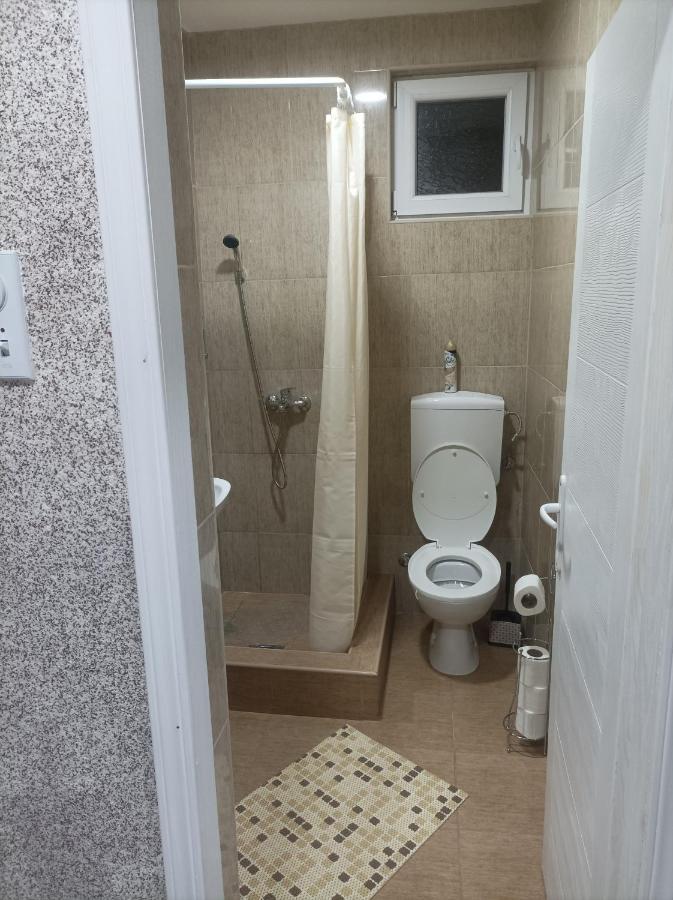 Apartmani Marija Zemun Zemun Polje Esterno foto