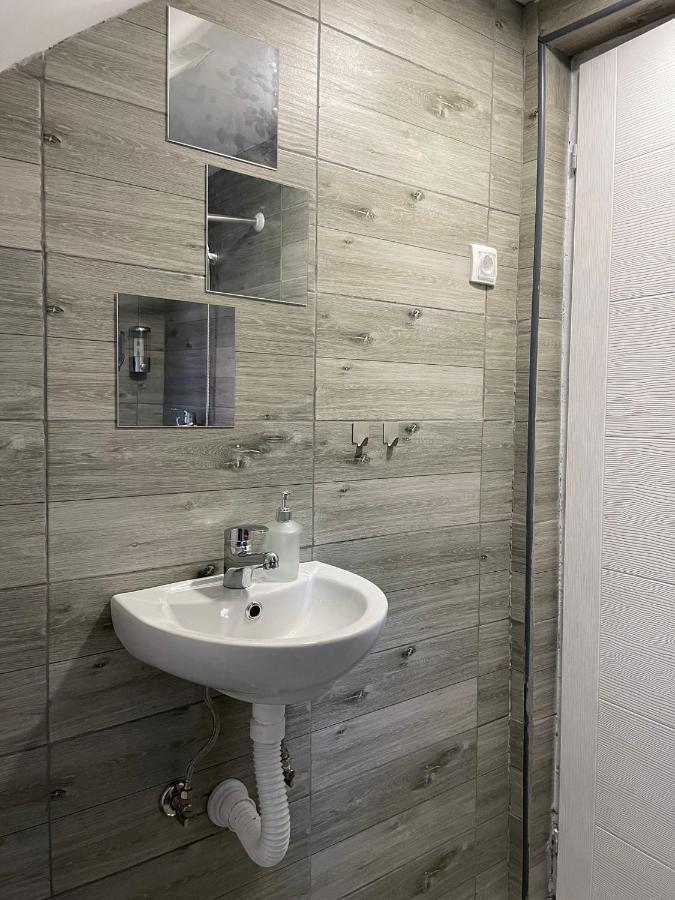 Apartmani Marija Zemun Zemun Polje Esterno foto